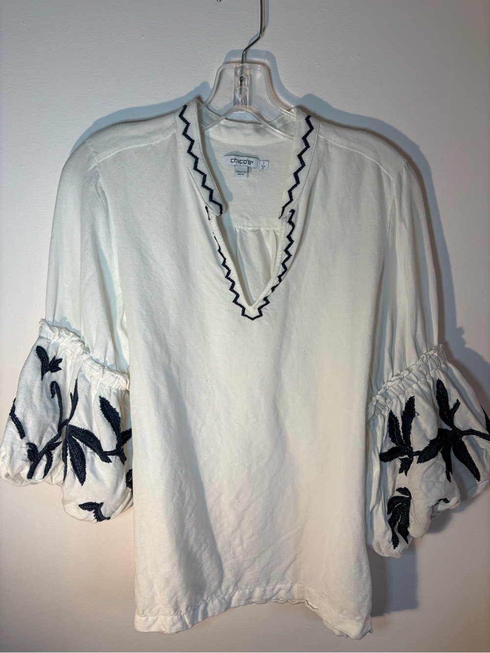 Chico’s White Linen Blend Embroidered Sleeve Boho Tunic Top Size 1 (US 8)
